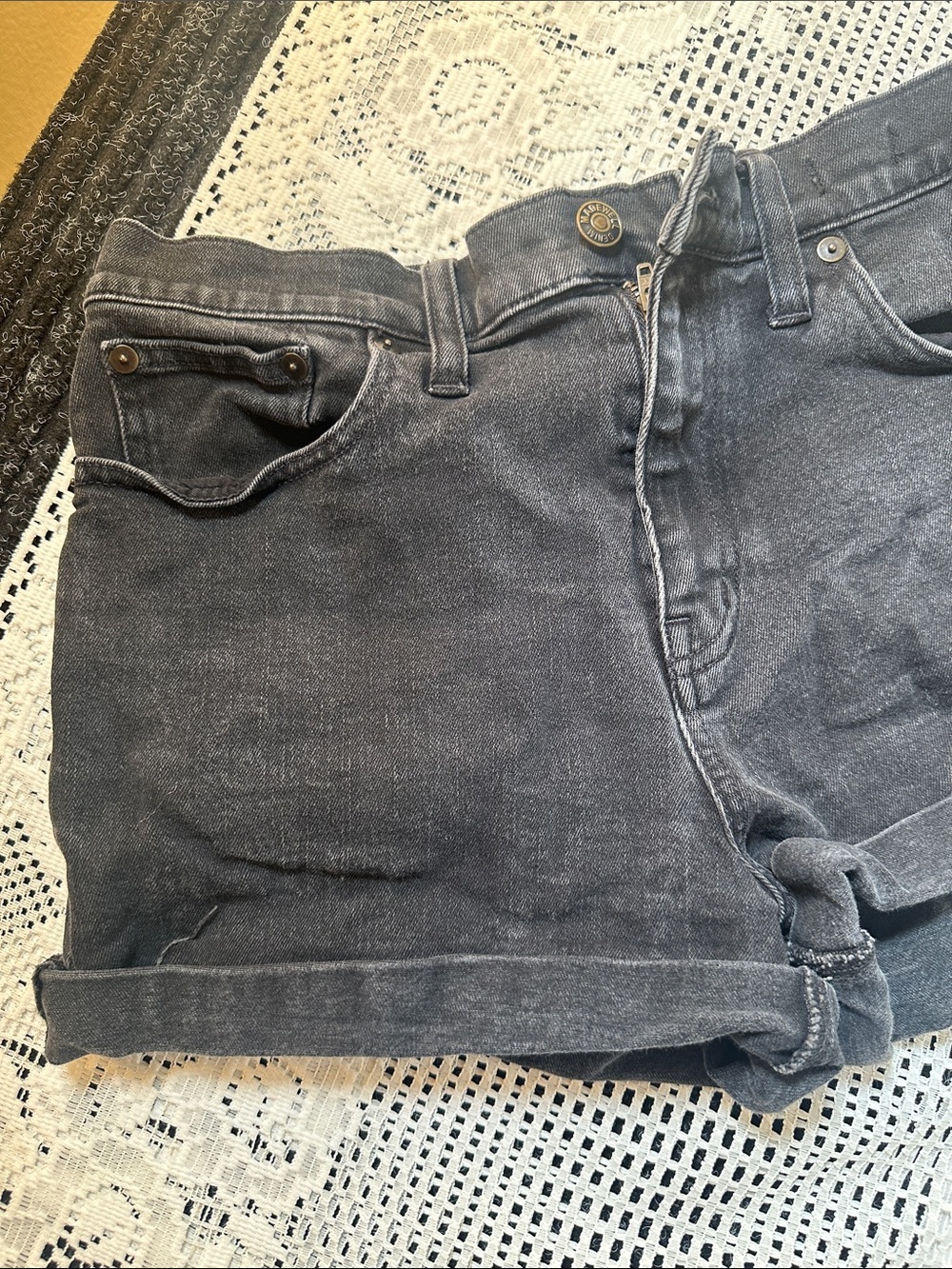 Madewell Women's High-Rise Black Denim Shorts - Picture 2 of 4